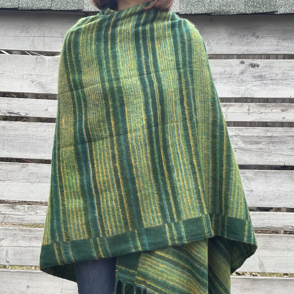 Handloom woollen blanket/shawl/scarf/throw